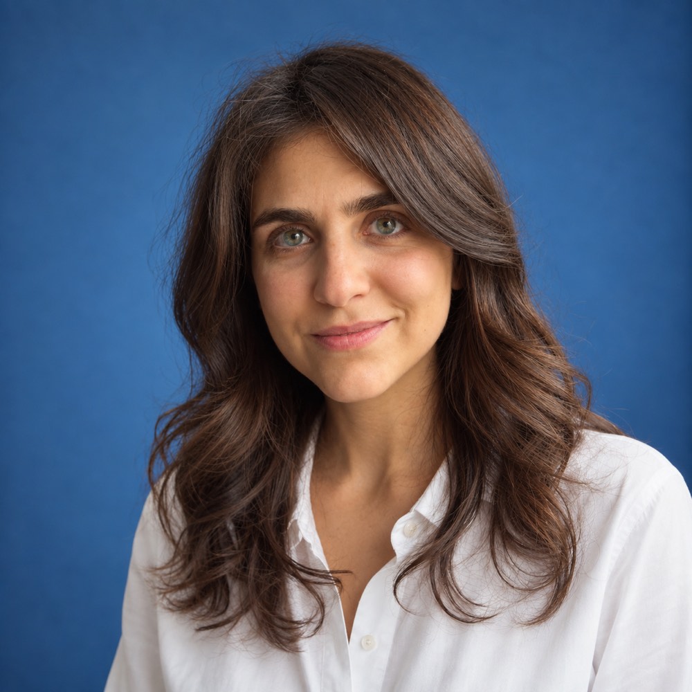 Ritratto di Laetitia Elkaim, farmacista e responsabile delle operazioni di farmacia presso Nexum Technologies